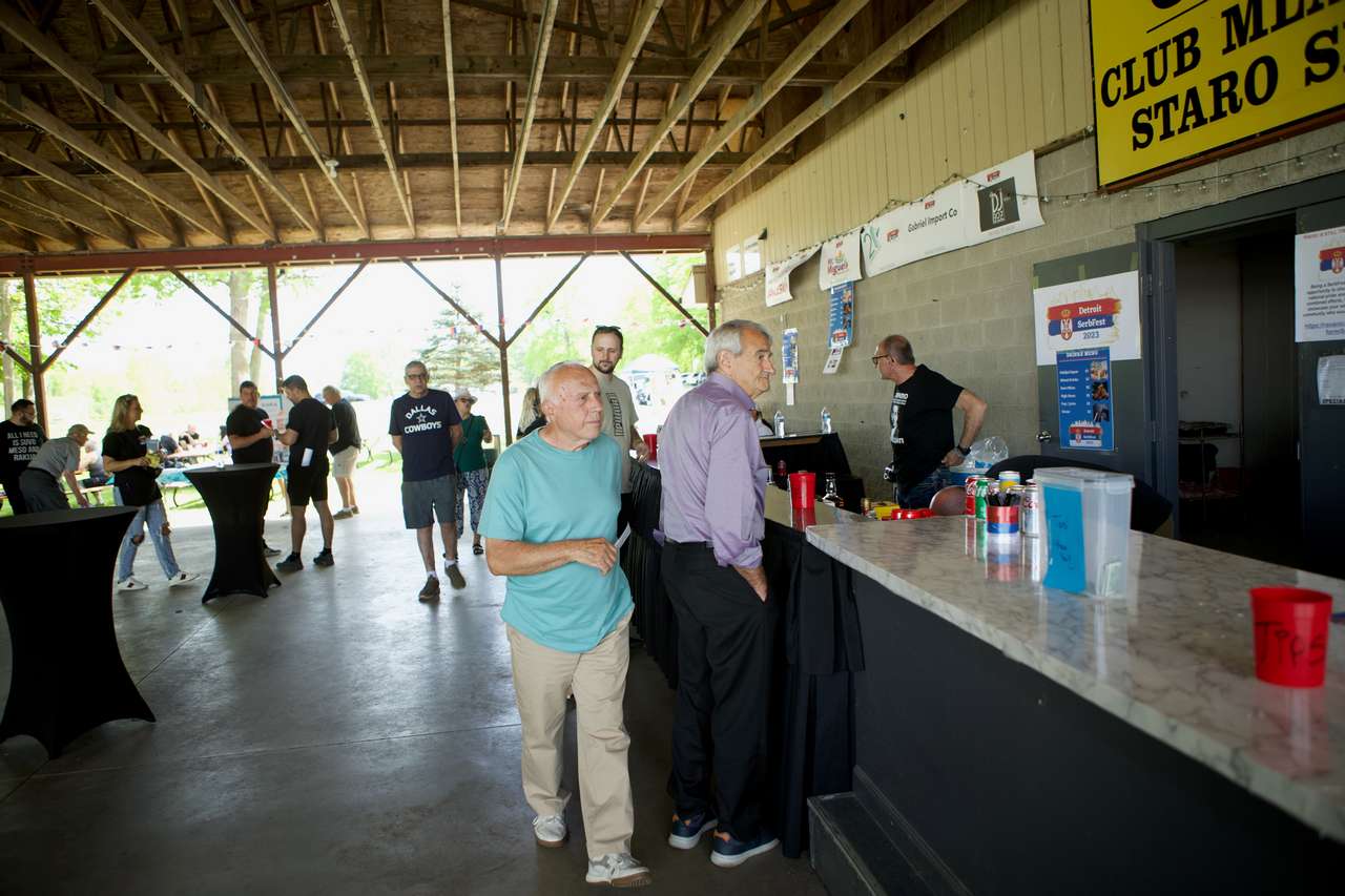 IN AND AROUND THE FESTIVAL040