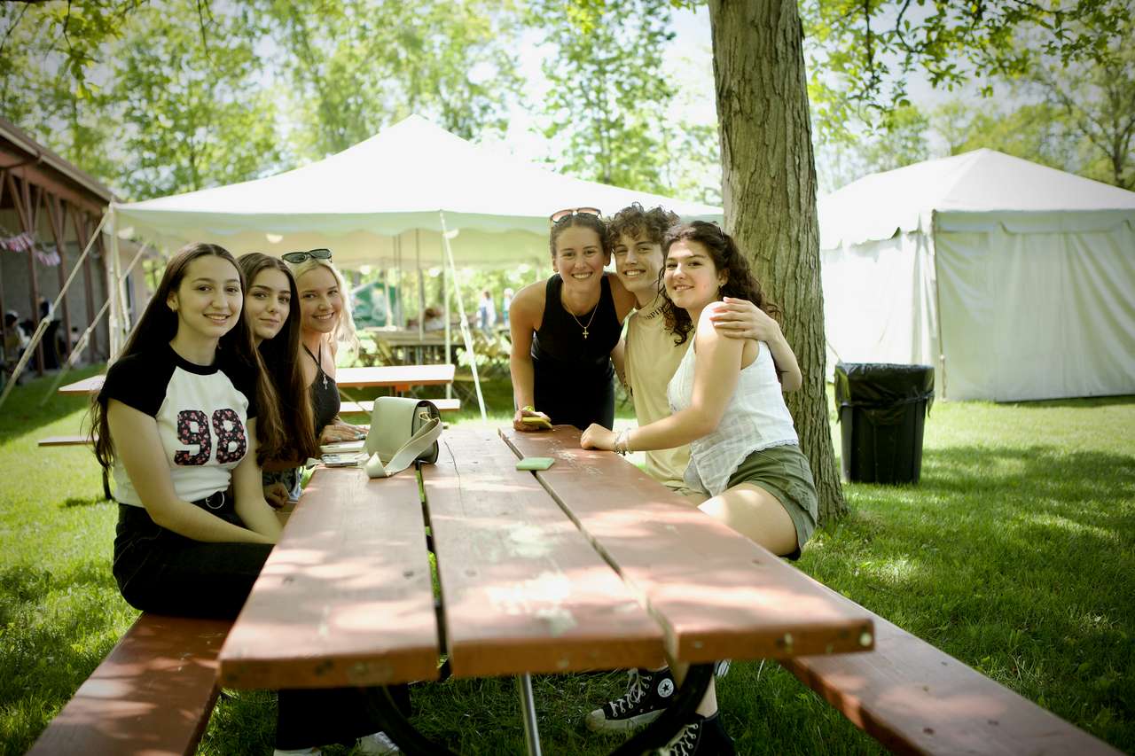 IN AND AROUND THE FESTIVAL047
