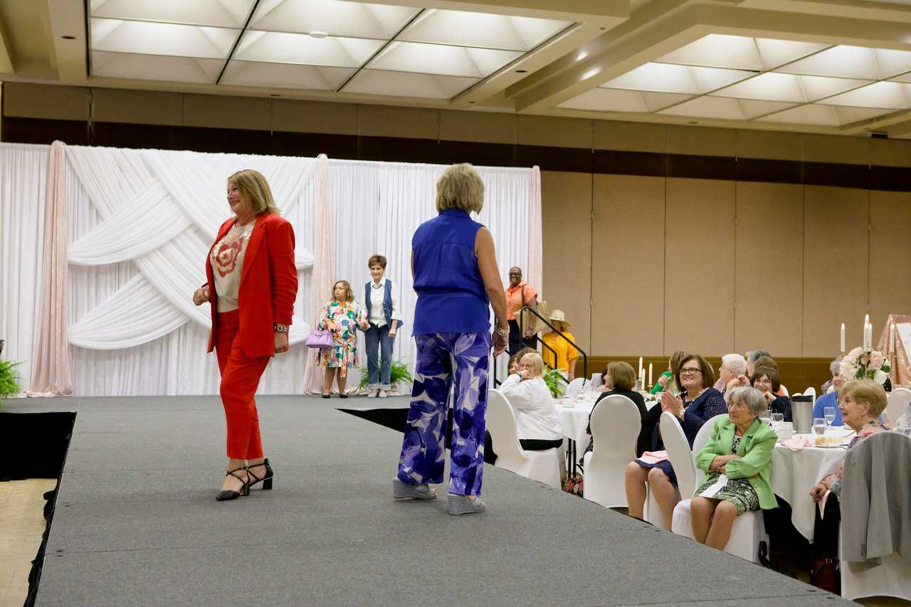 Laura Melanie Lyne fashion Show 025