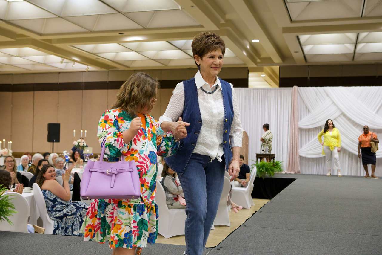 Laura Melanie Lyne fashion Show 026