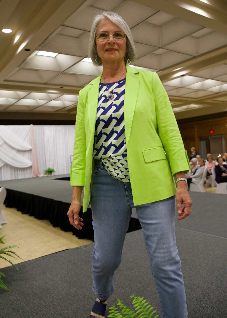 Laura Melanie Lyne fashion Show 053