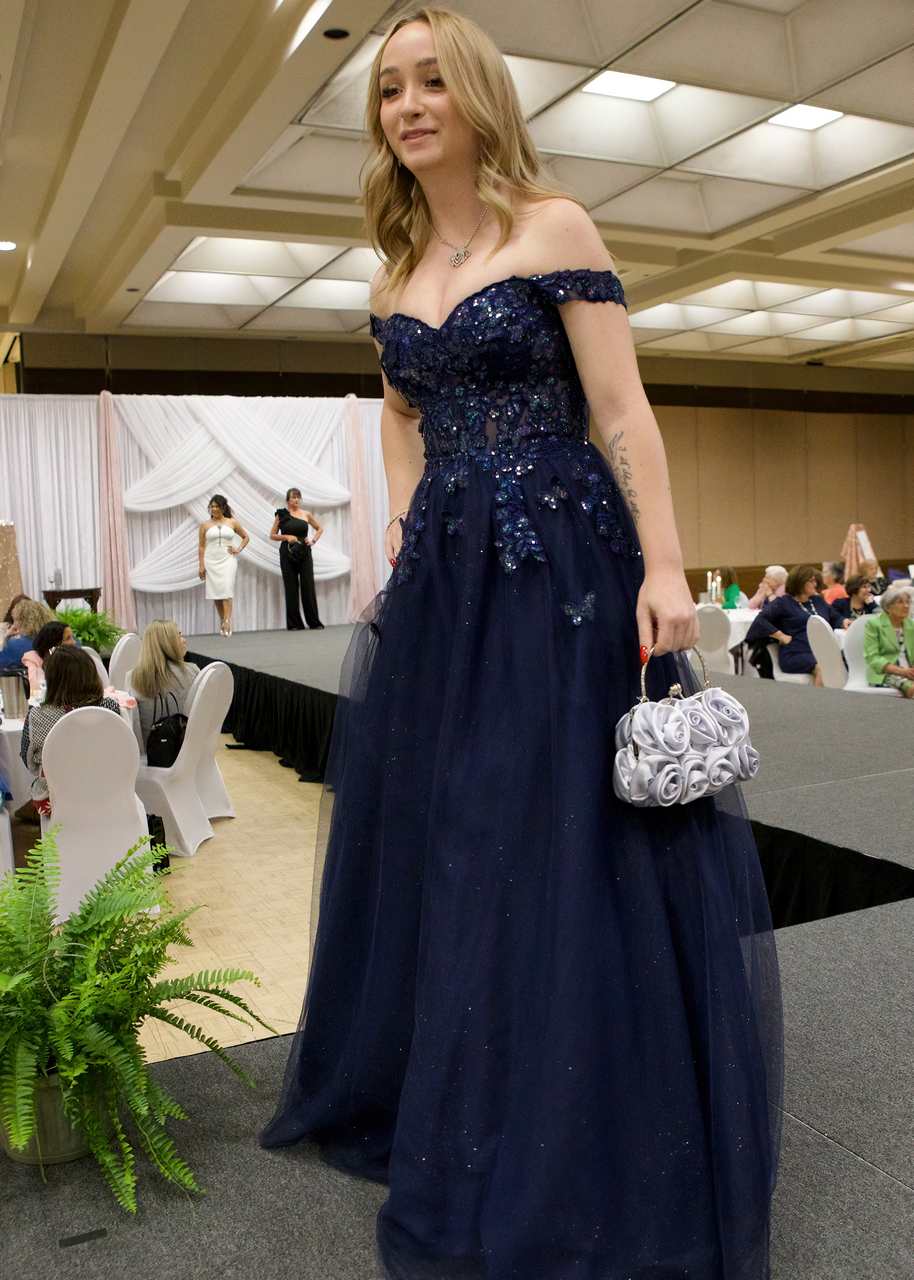 Laura Melanie Lyne fashion Show 076